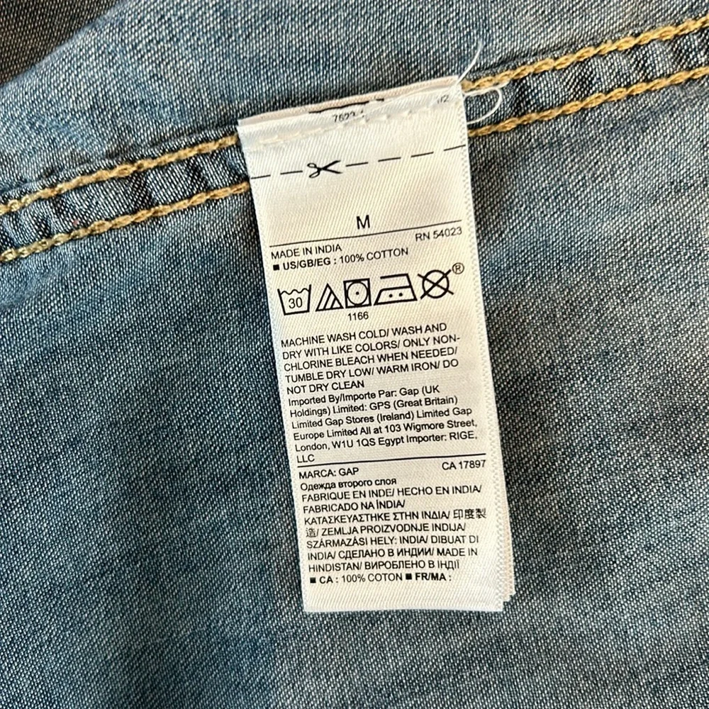 Gap lightweight denim long sleeve shirt button up - Picture 4 of 4